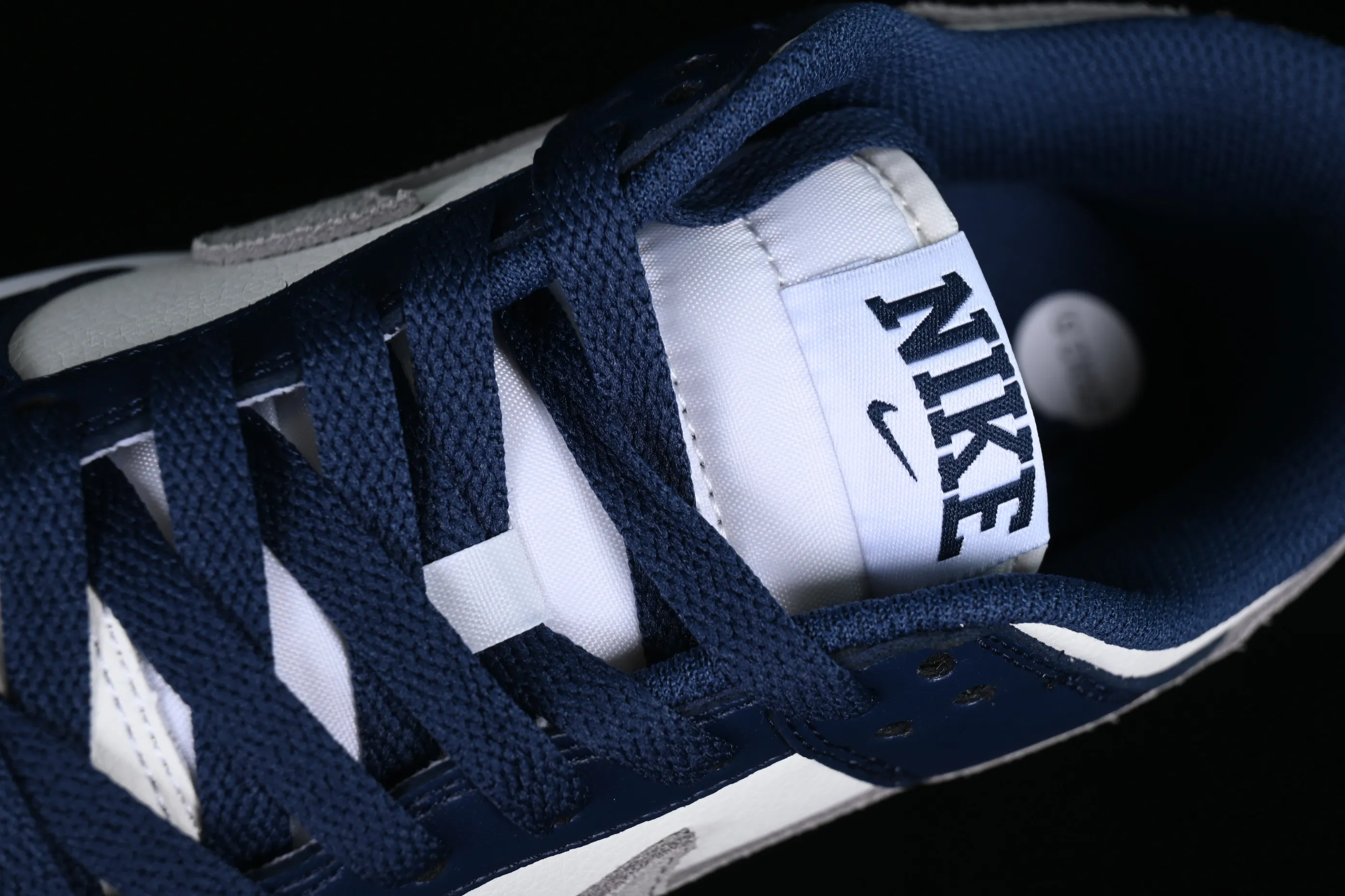 All categories Nk SB Dunk series Nk SB Dunk Low low-top sneakers Nk Dunk Low "Midnight Navy" blue and white SB low-top sports and leisure sneakers FD9749-400